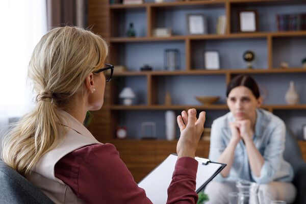 Когда стоит обратиться за помощью: признаки кризиса в отношениях