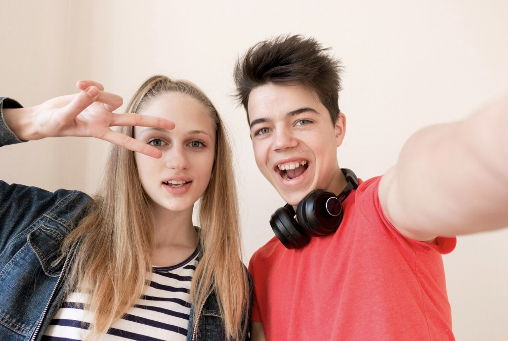 Почему молодежь сегодня чувствует себя менее счастливой, чем раньше