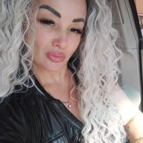 Он развёлся со мной ради "женщины мечты". Через два года она оставила его ради мужчину помоложе.